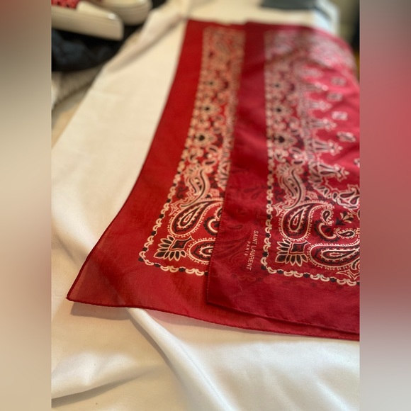Red Saint Laurent large Bandana - Picture 7 of 8